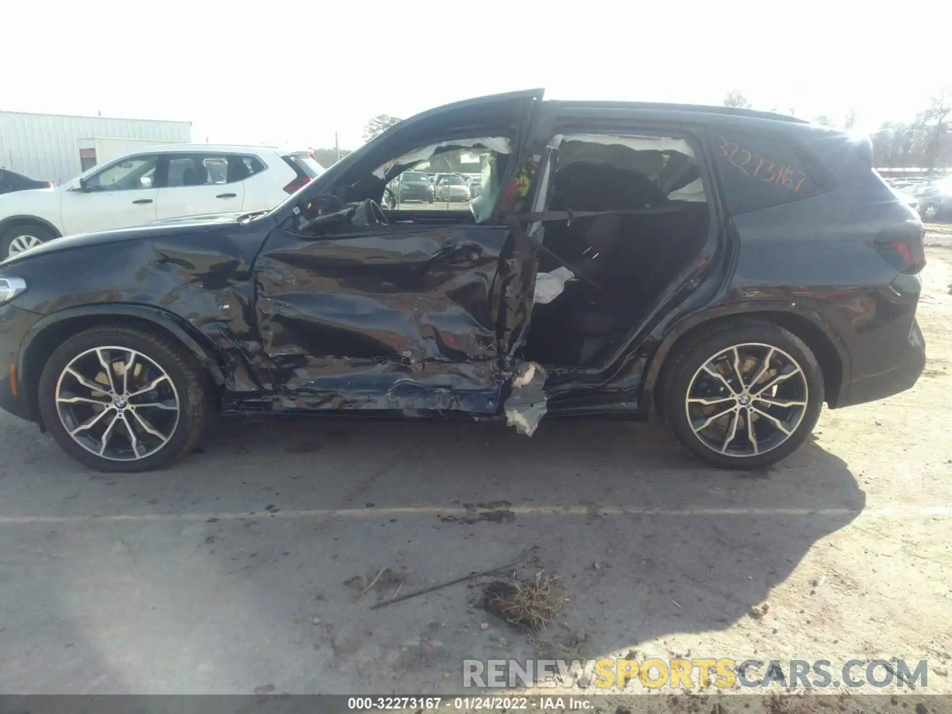 6 Photograph of a damaged car 5UX83DP0XN9J36516 BMW X3 2022