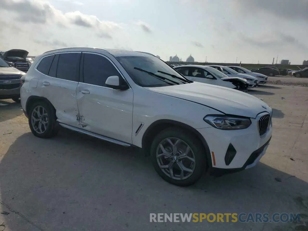 4 Photograph of a damaged car WBX47DP00NN173668 BMW X3 2022
