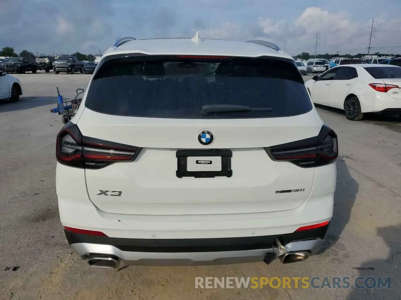 6 Photograph of a damaged car WBX47DP00NN173668 BMW X3 2022