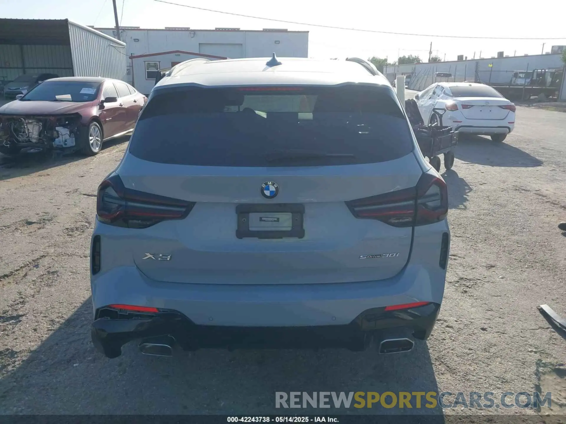 17 Photograph of a damaged car WBX47DP00NN176893 BMW X3 2022