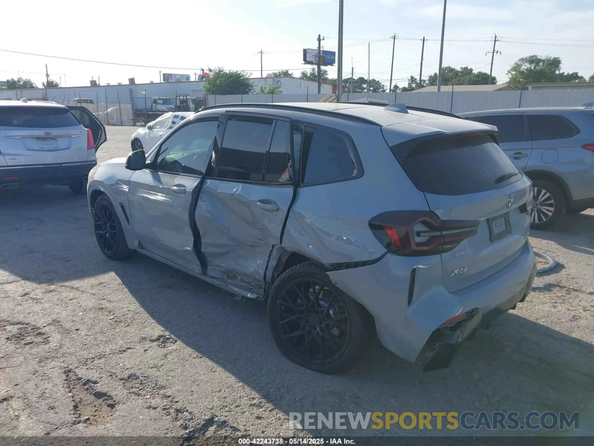 3 Photograph of a damaged car WBX47DP00NN176893 BMW X3 2022