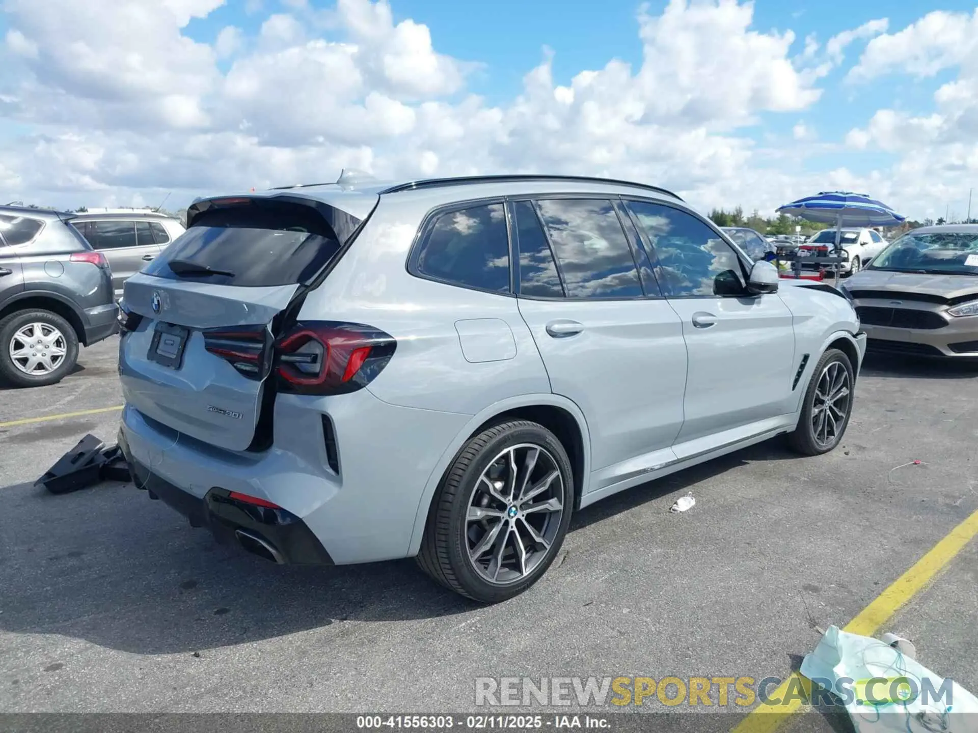 4 Photograph of a damaged car WBX47DP04NN177562 BMW X3 2022