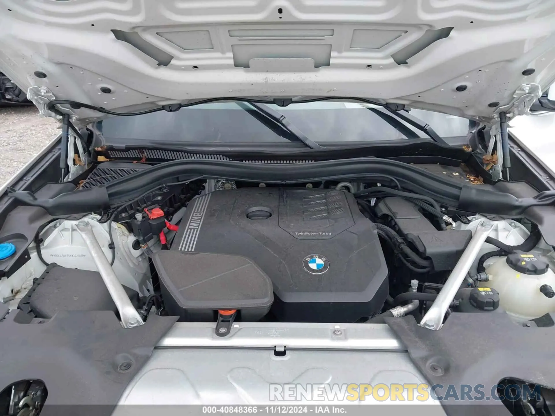 10 Photograph of a damaged car WBX47DP05NN182088 BMW X3 2022