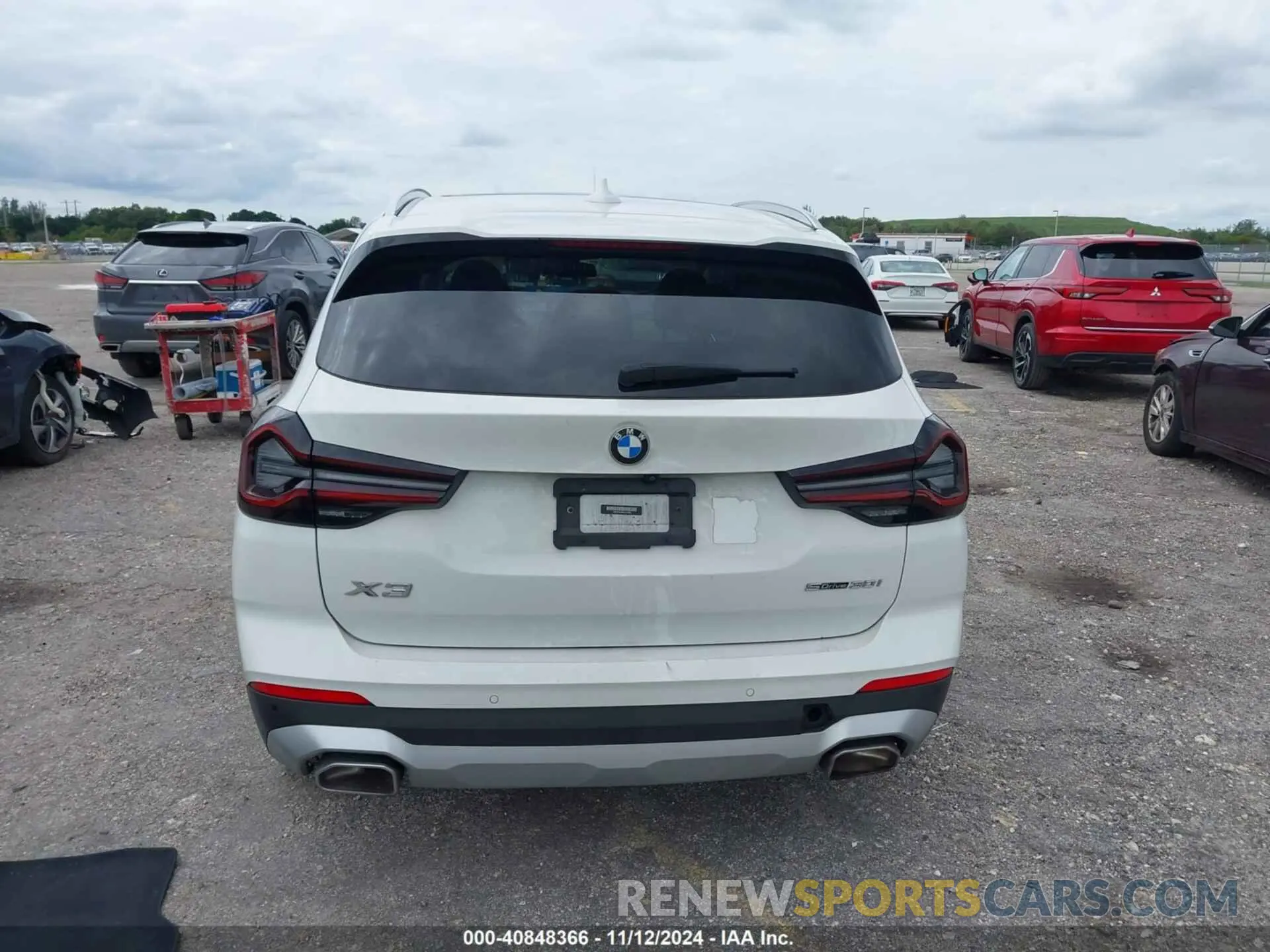 17 Photograph of a damaged car WBX47DP05NN182088 BMW X3 2022