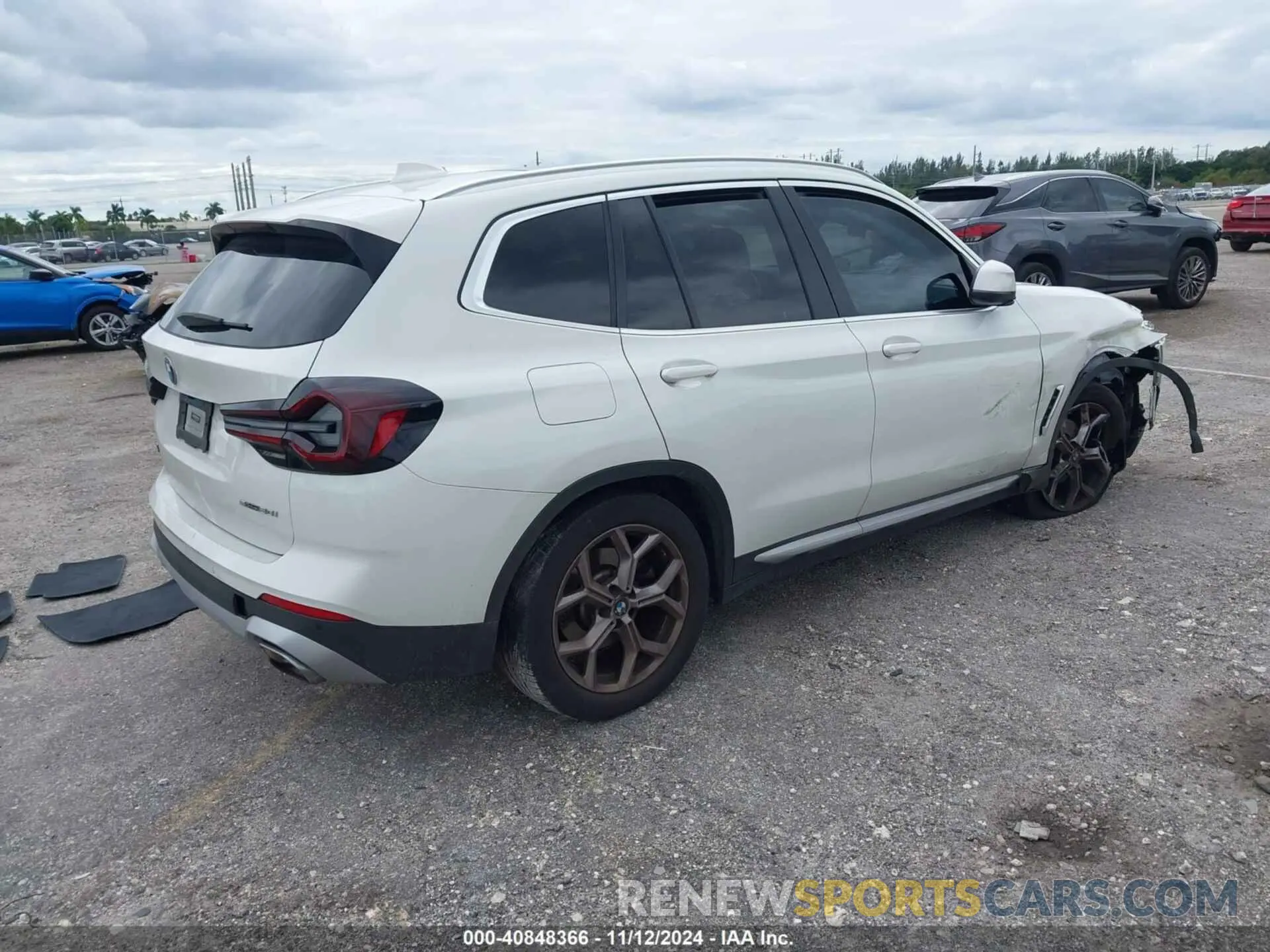 4 Photograph of a damaged car WBX47DP05NN182088 BMW X3 2022