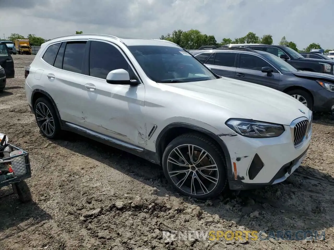 4 Photograph of a damaged car WBX47DP06NN176543 BMW X3 2022