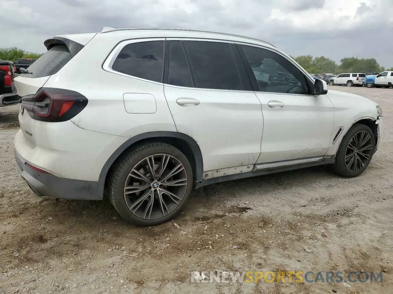 3 Photograph of a damaged car WBX47DP08NN165432 BMW X3 2022