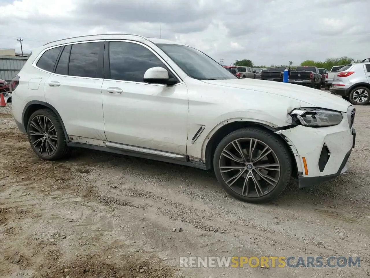 4 Photograph of a damaged car WBX47DP08NN165432 BMW X3 2022