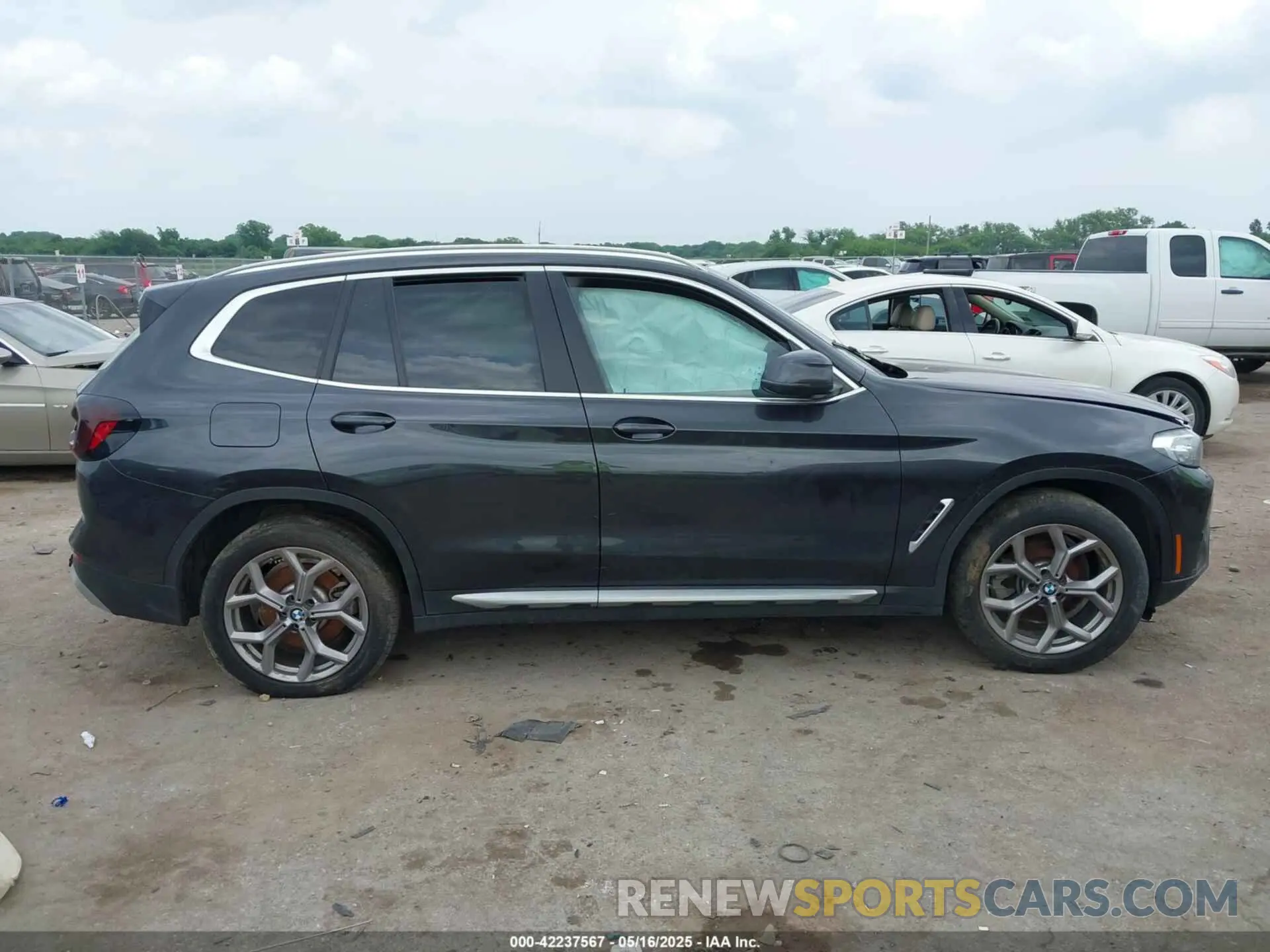 13 Photograph of a damaged car WBX57DP02NN178228 BMW X3 2022