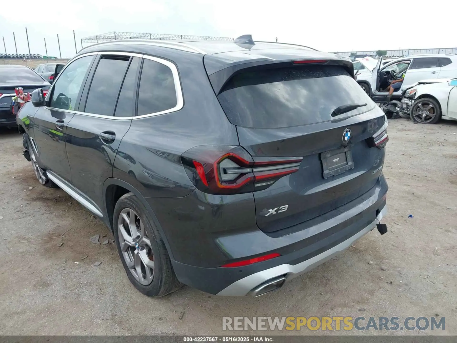 3 Photograph of a damaged car WBX57DP02NN178228 BMW X3 2022