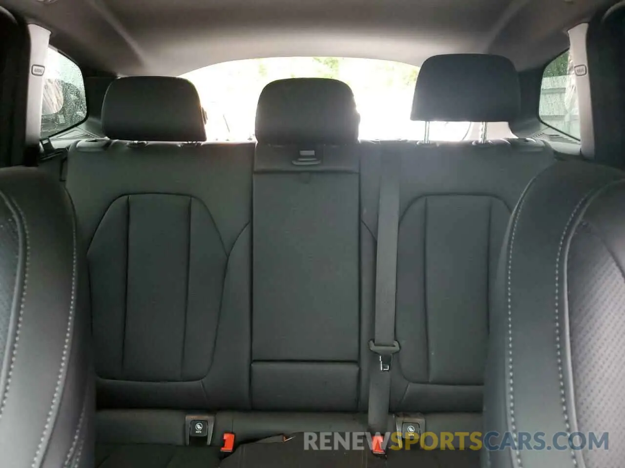 10 Photograph of a damaged car WBX57DP02NN179282 BMW X3 2022