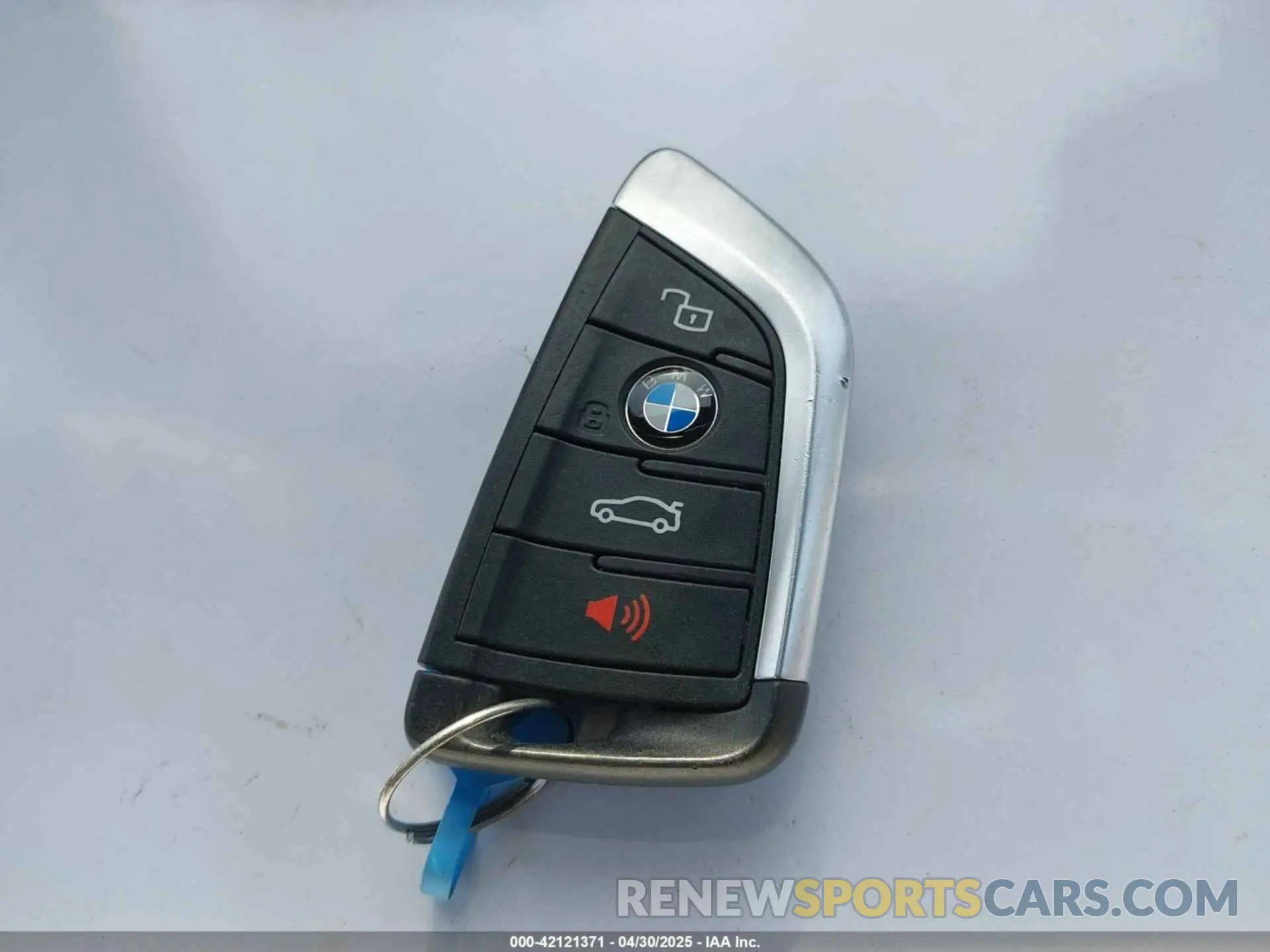 11 Photograph of a damaged car WBX57DP06NN172447 BMW X3 2022