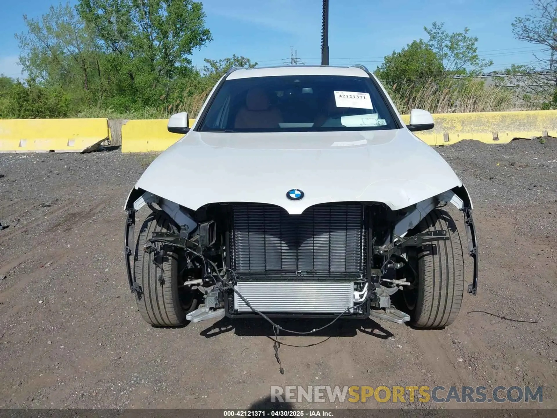 6 Photograph of a damaged car WBX57DP06NN172447 BMW X3 2022