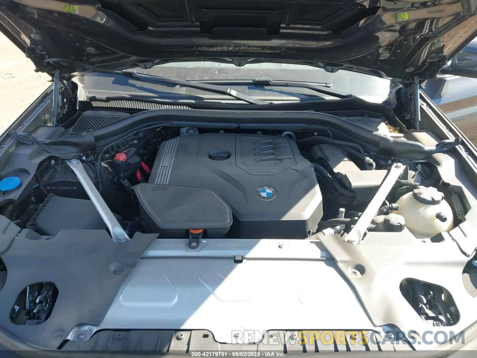 10 Photograph of a damaged car WBX57DP09NN169817 BMW X3 2022