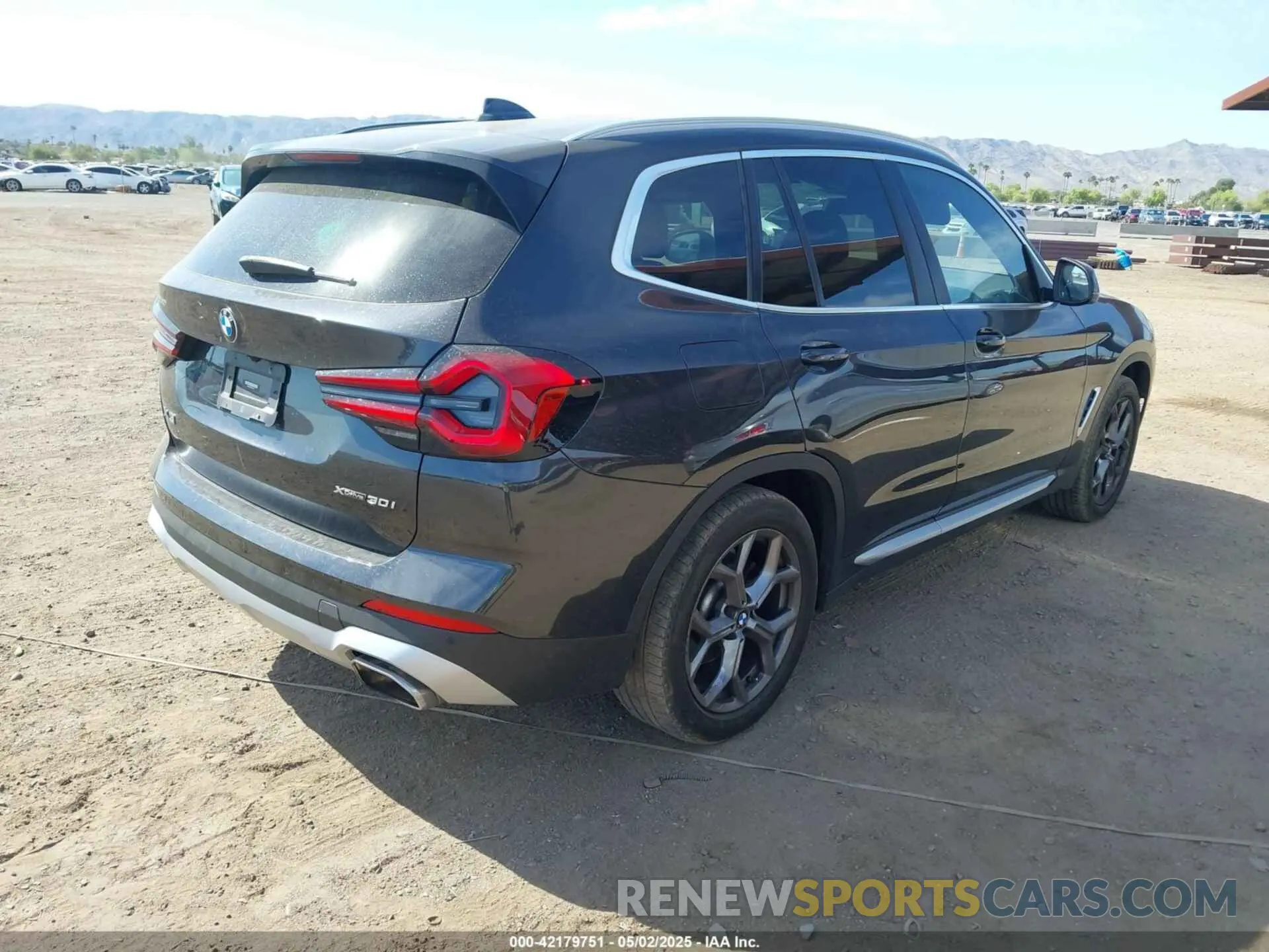 4 Photograph of a damaged car WBX57DP09NN169817 BMW X3 2022