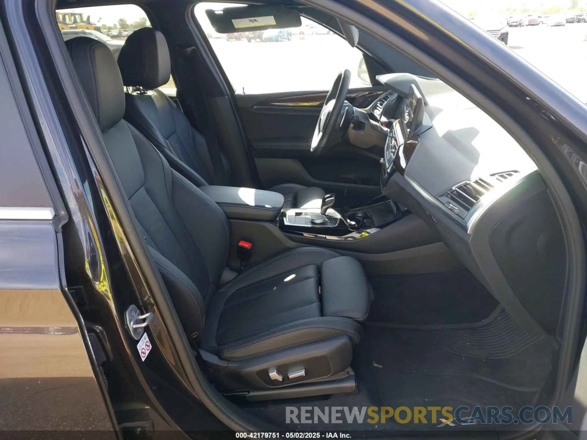 5 Photograph of a damaged car WBX57DP09NN169817 BMW X3 2022
