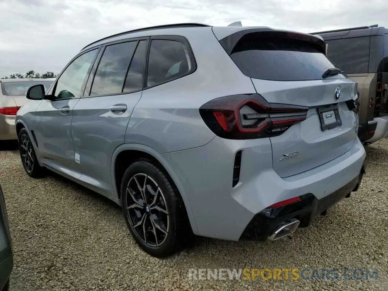 2 Photograph of a damaged car 5UX43DP00P9N56576 BMW X3 2023
