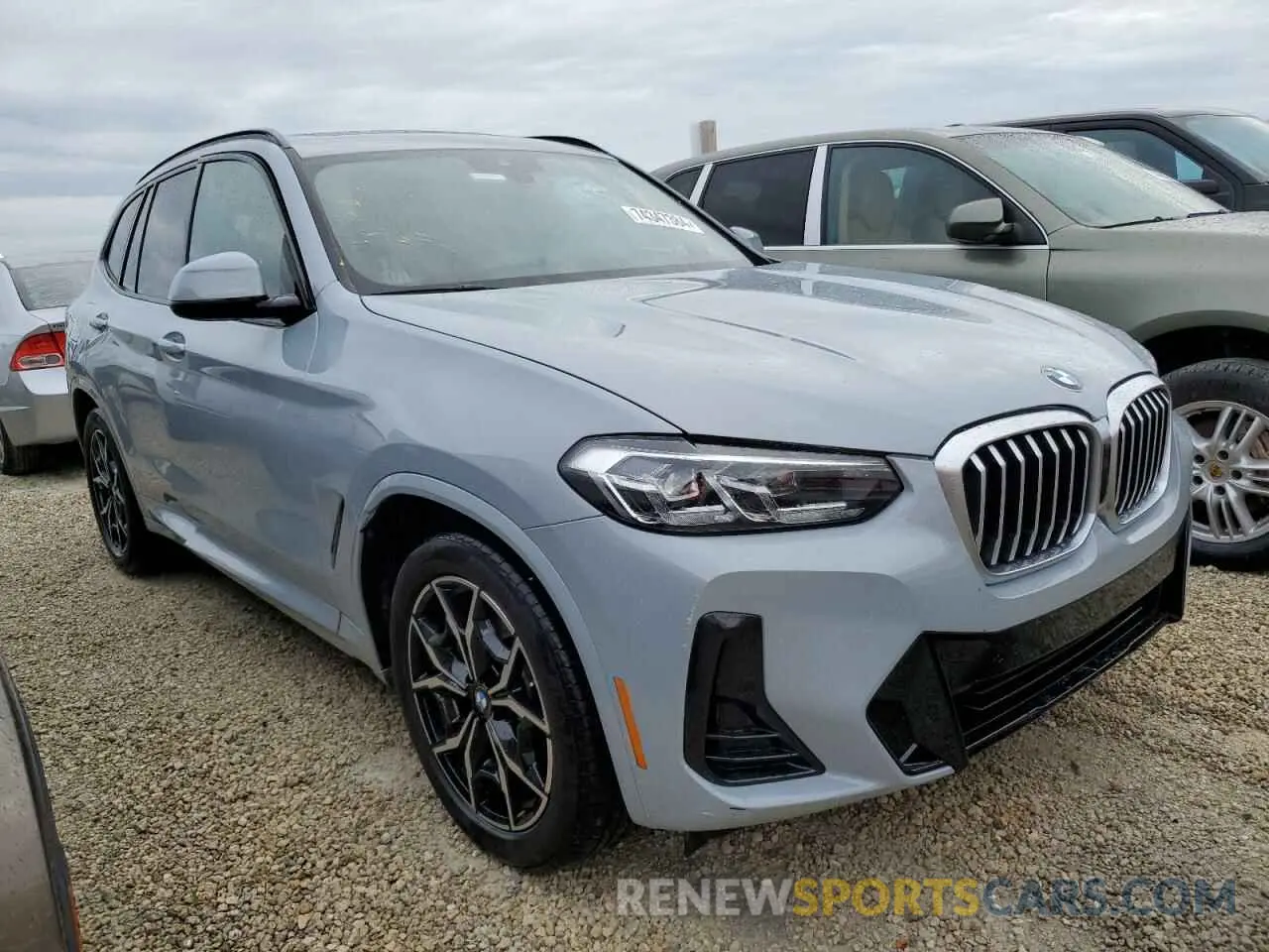4 Photograph of a damaged car 5UX43DP00P9N56576 BMW X3 2023