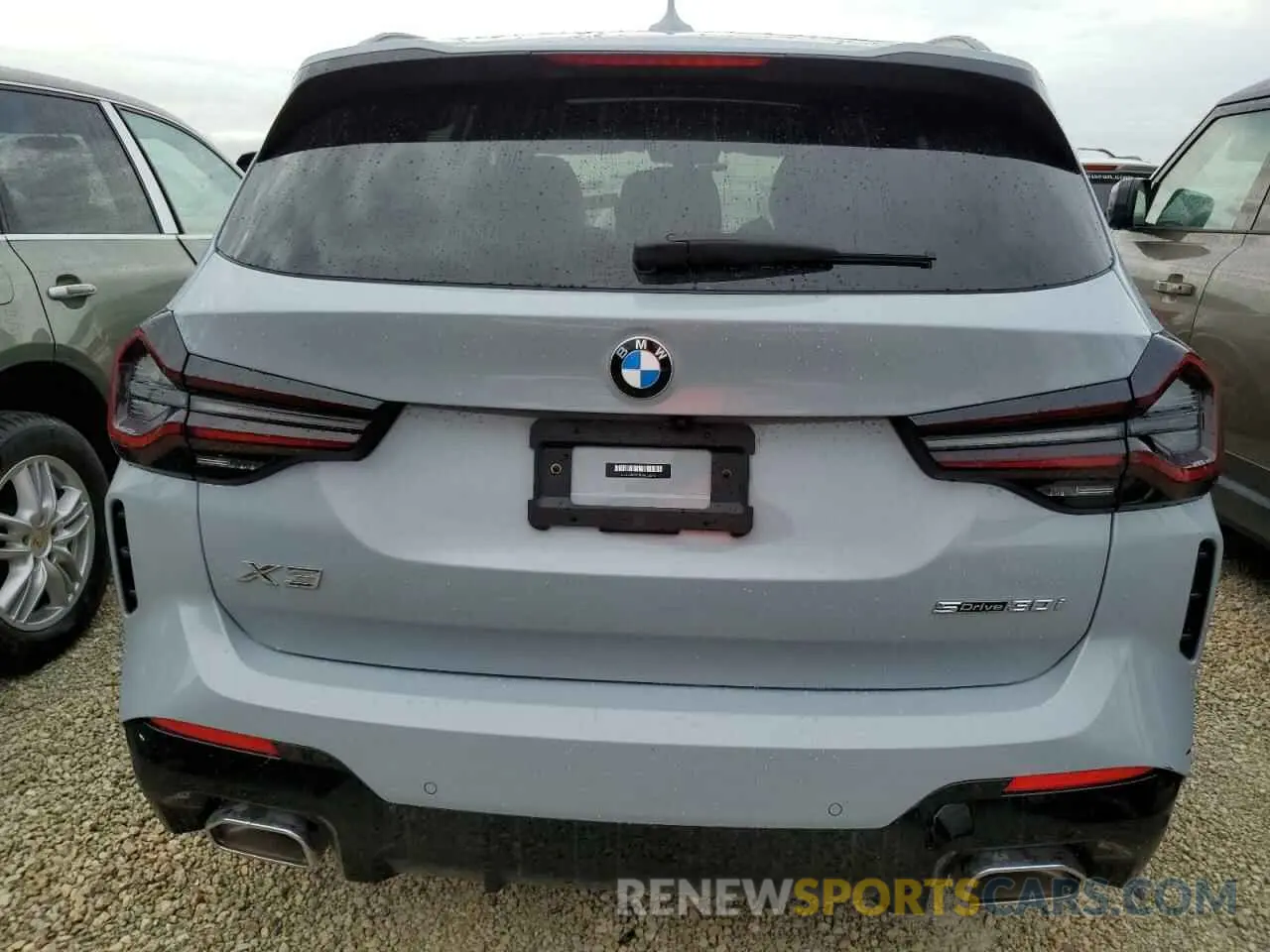 6 Photograph of a damaged car 5UX43DP00P9N56576 BMW X3 2023