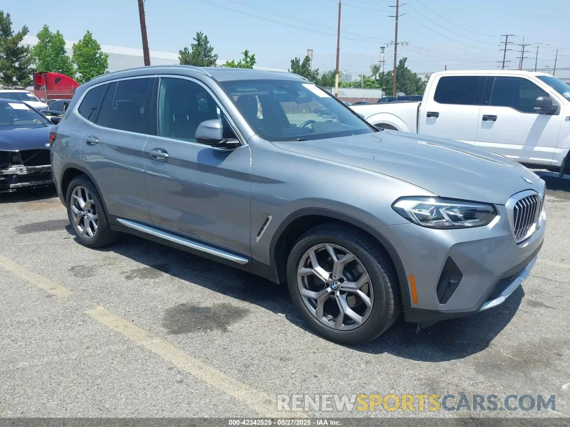 1 Photograph of a damaged car 5UX43DP00P9N81476 BMW X3 2023
