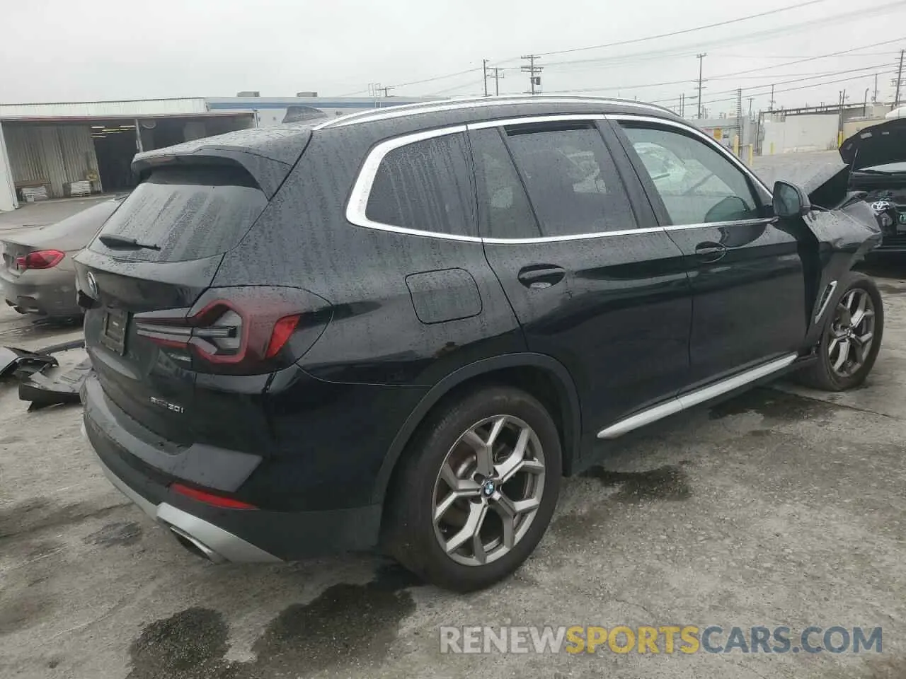 3 Photograph of a damaged car 5UX43DP00P9R90271 BMW X3 2023