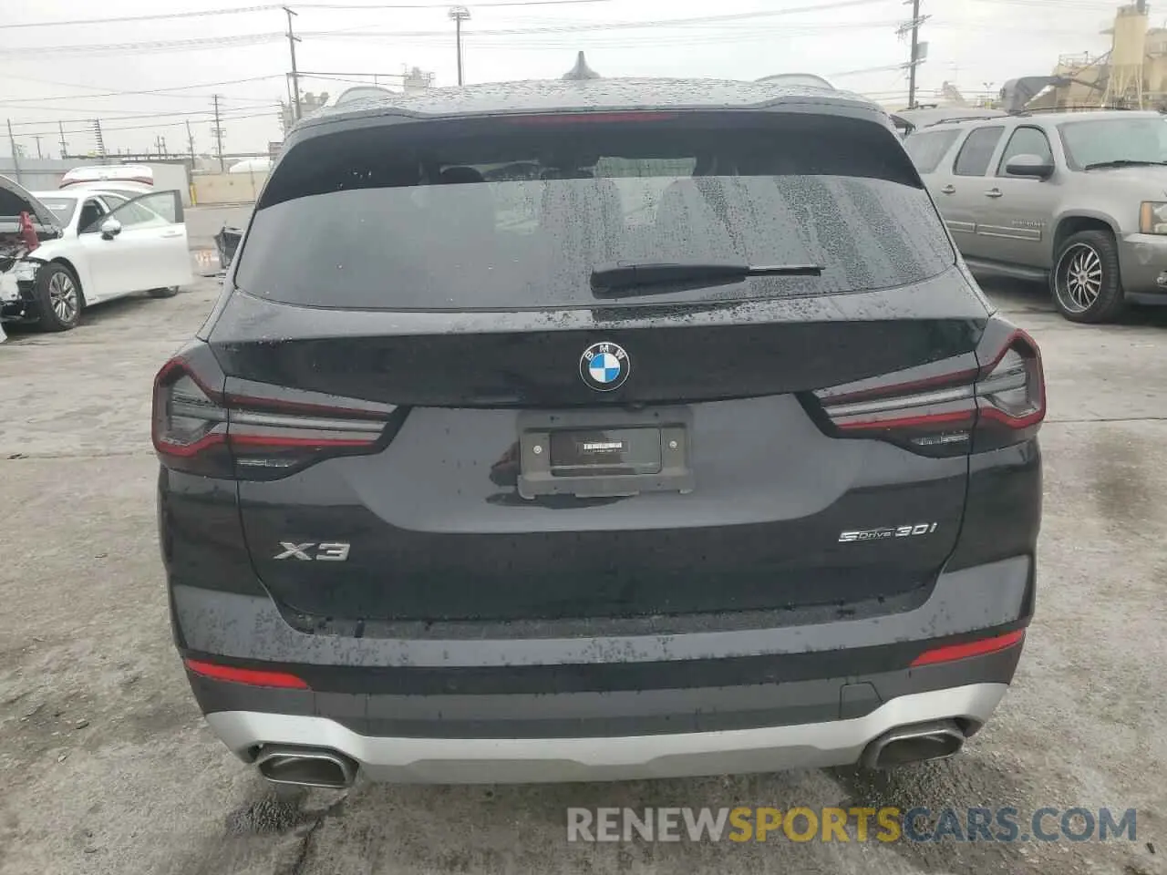 6 Photograph of a damaged car 5UX43DP00P9R90271 BMW X3 2023