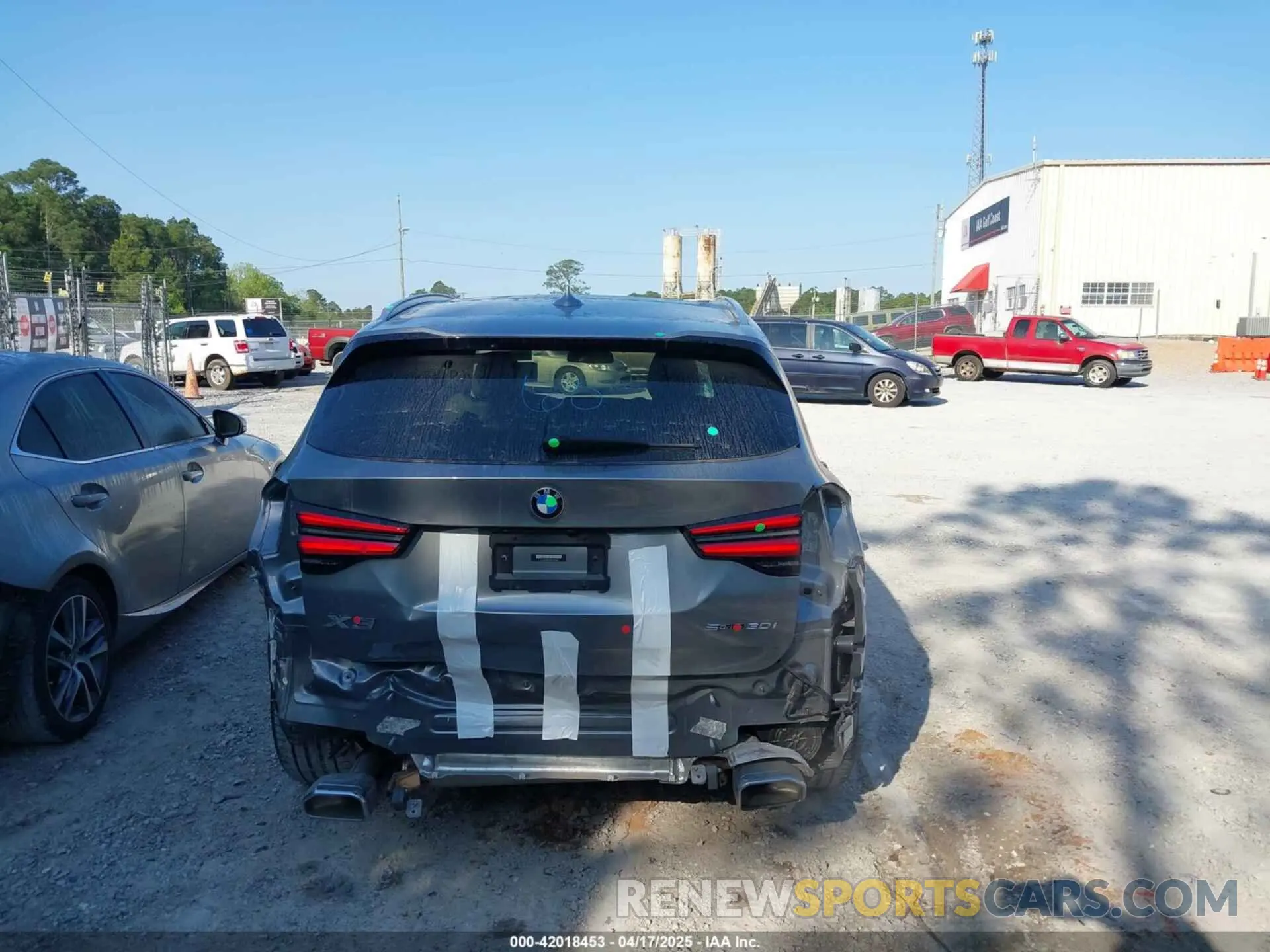 16 Photograph of a damaged car 5UX43DP00P9S59680 BMW X3 2023