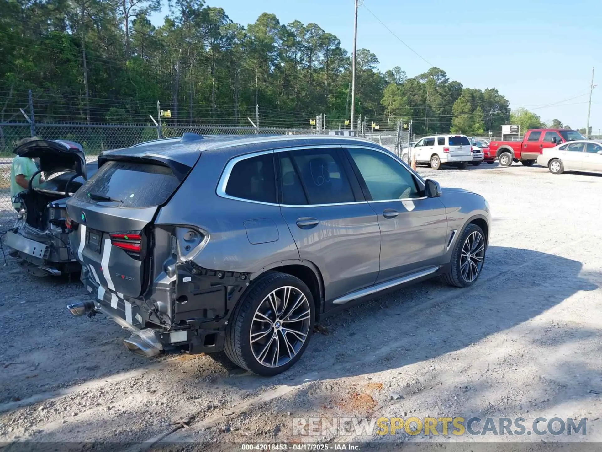 4 Photograph of a damaged car 5UX43DP00P9S59680 BMW X3 2023