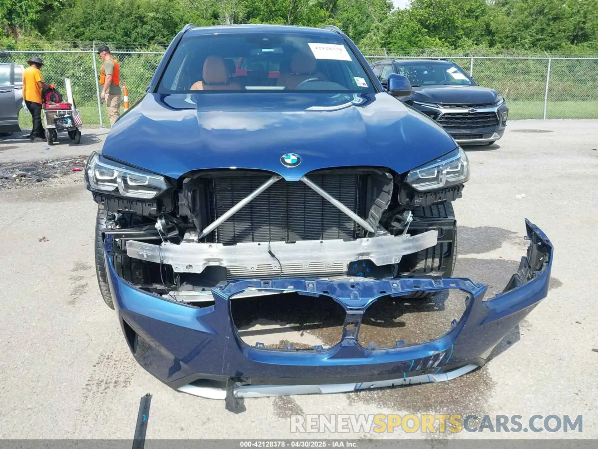 13 Photograph of a damaged car 5UX43DP02P9R13353 BMW X3 2023