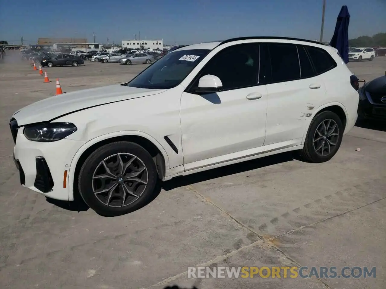 1 Photograph of a damaged car 5UX43DP02P9R70006 BMW X3 2023