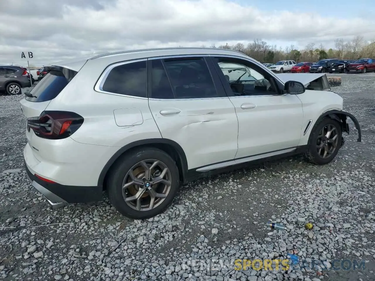 3 Photograph of a damaged car 5UX43DP02P9R92555 BMW X3 2023