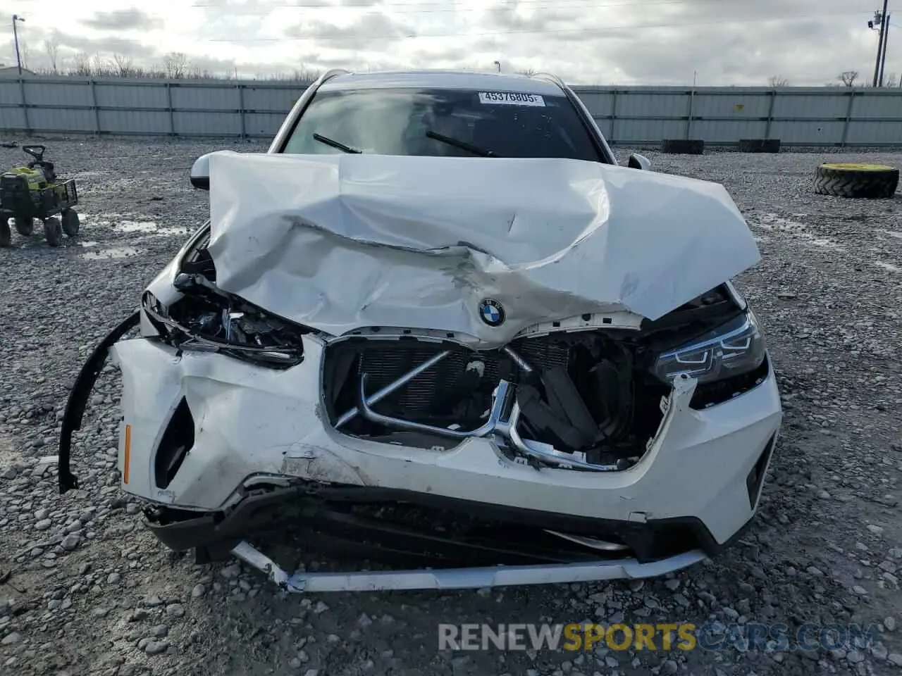 5 Photograph of a damaged car 5UX43DP02P9R92555 BMW X3 2023