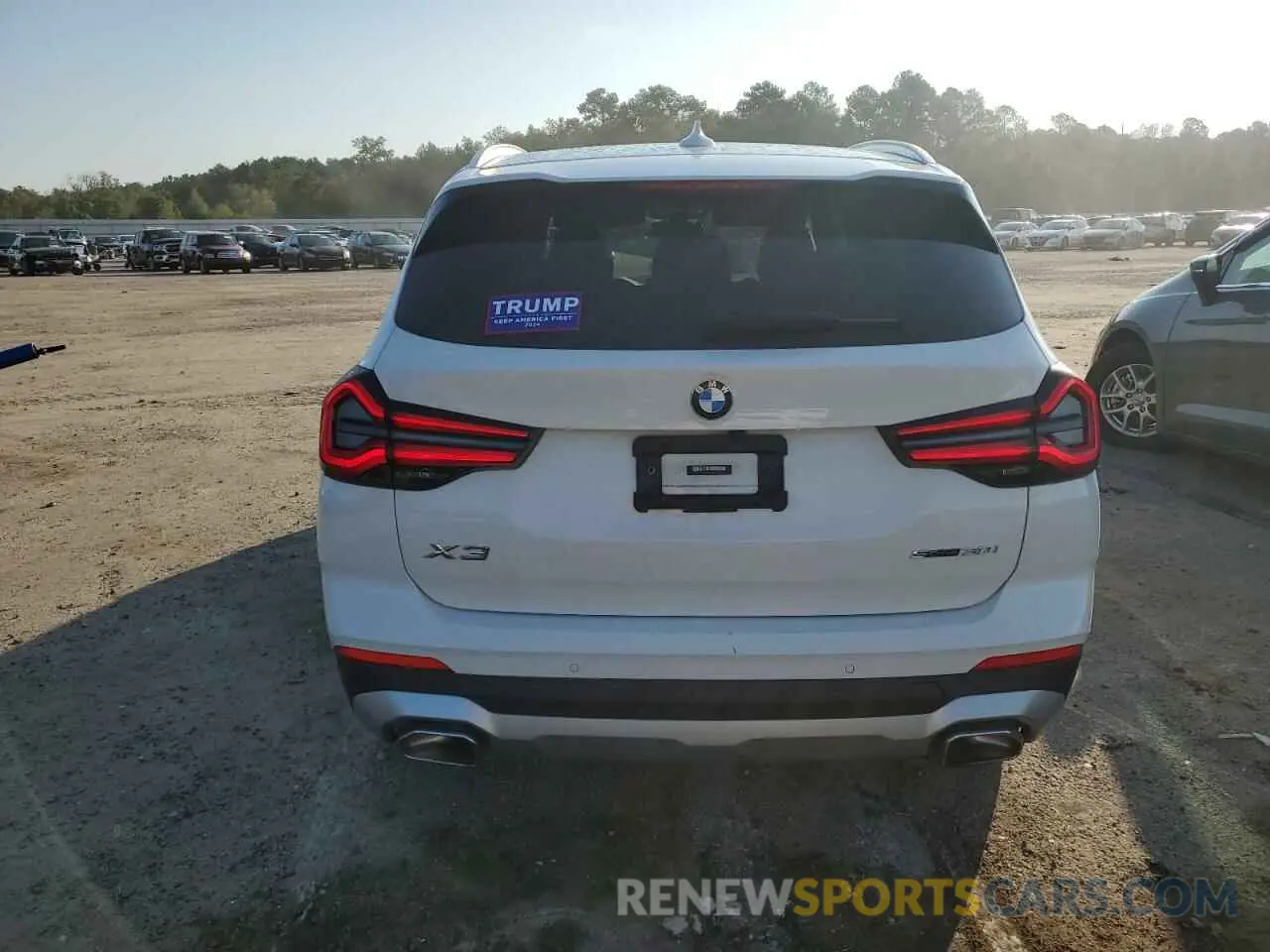 6 Photograph of a damaged car 5UX43DP03P9R67440 BMW X3 2023