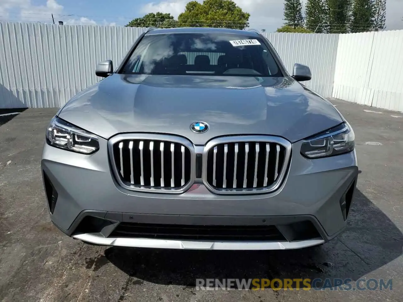 5 Photograph of a damaged car 5UX43DP03P9S10313 BMW X3 2023