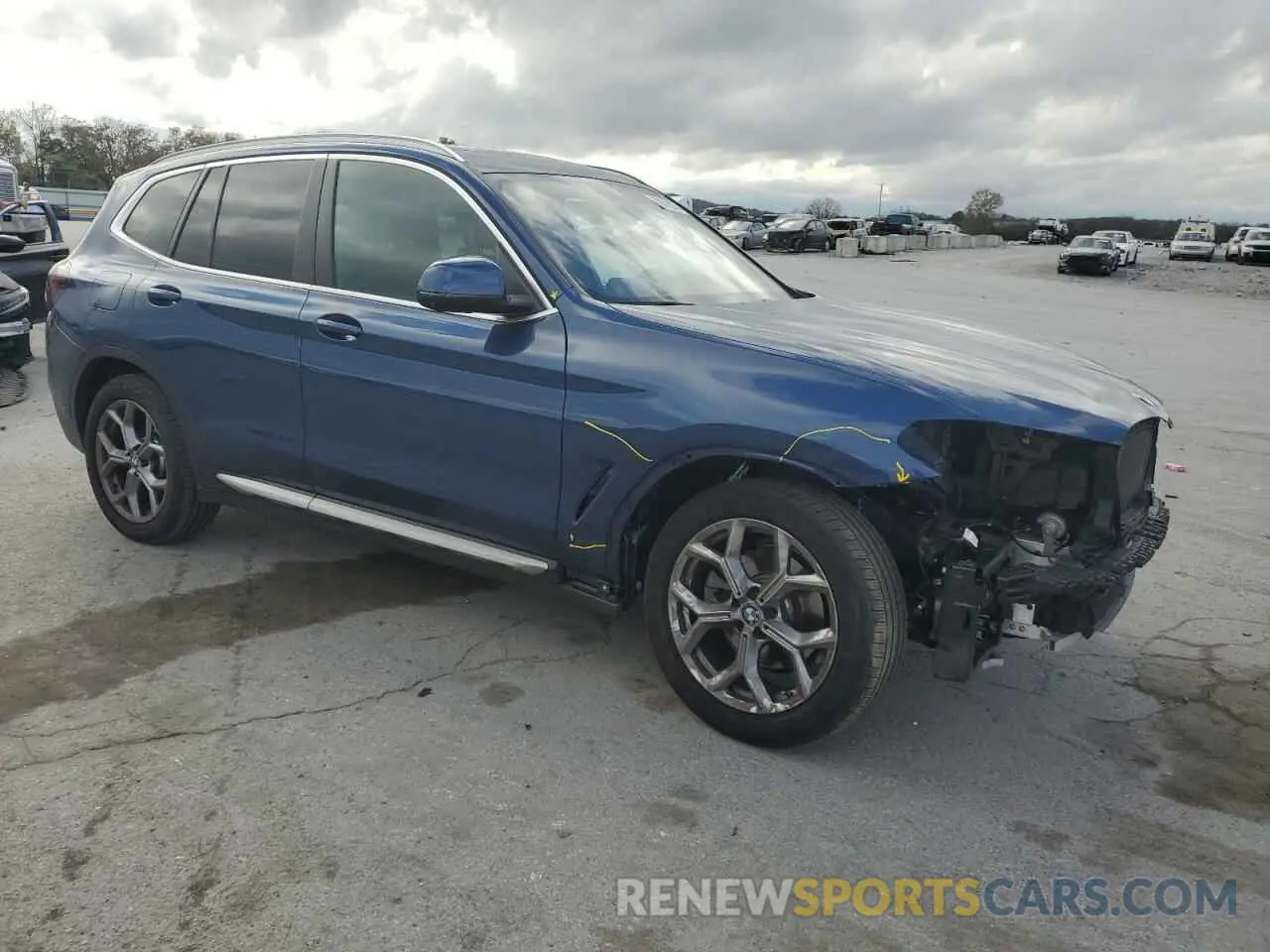 4 Photograph of a damaged car 5UX43DP03P9S19416 BMW X3 2023