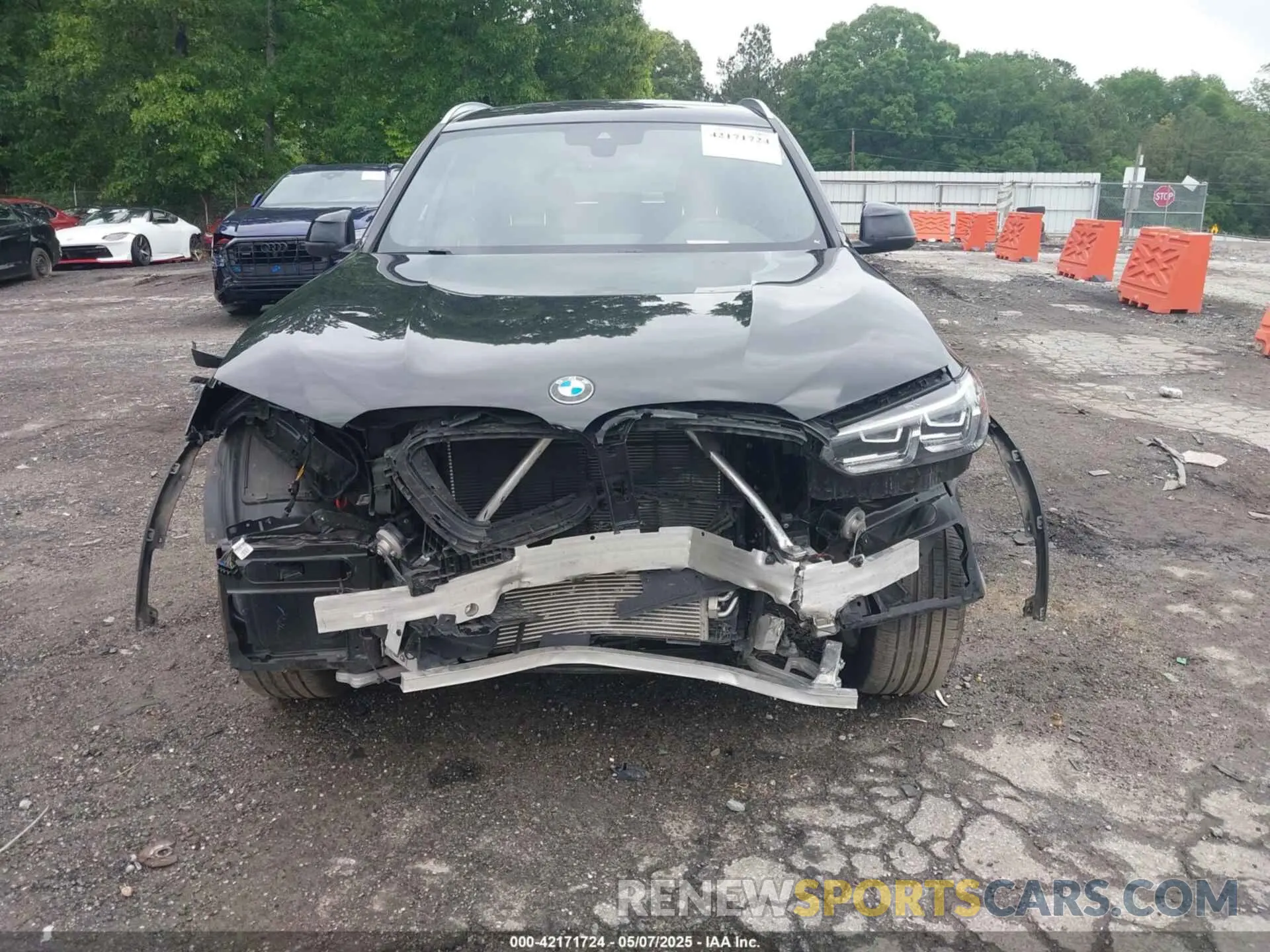 12 Photograph of a damaged car 5UX43DP04P9S20204 BMW X3 2023