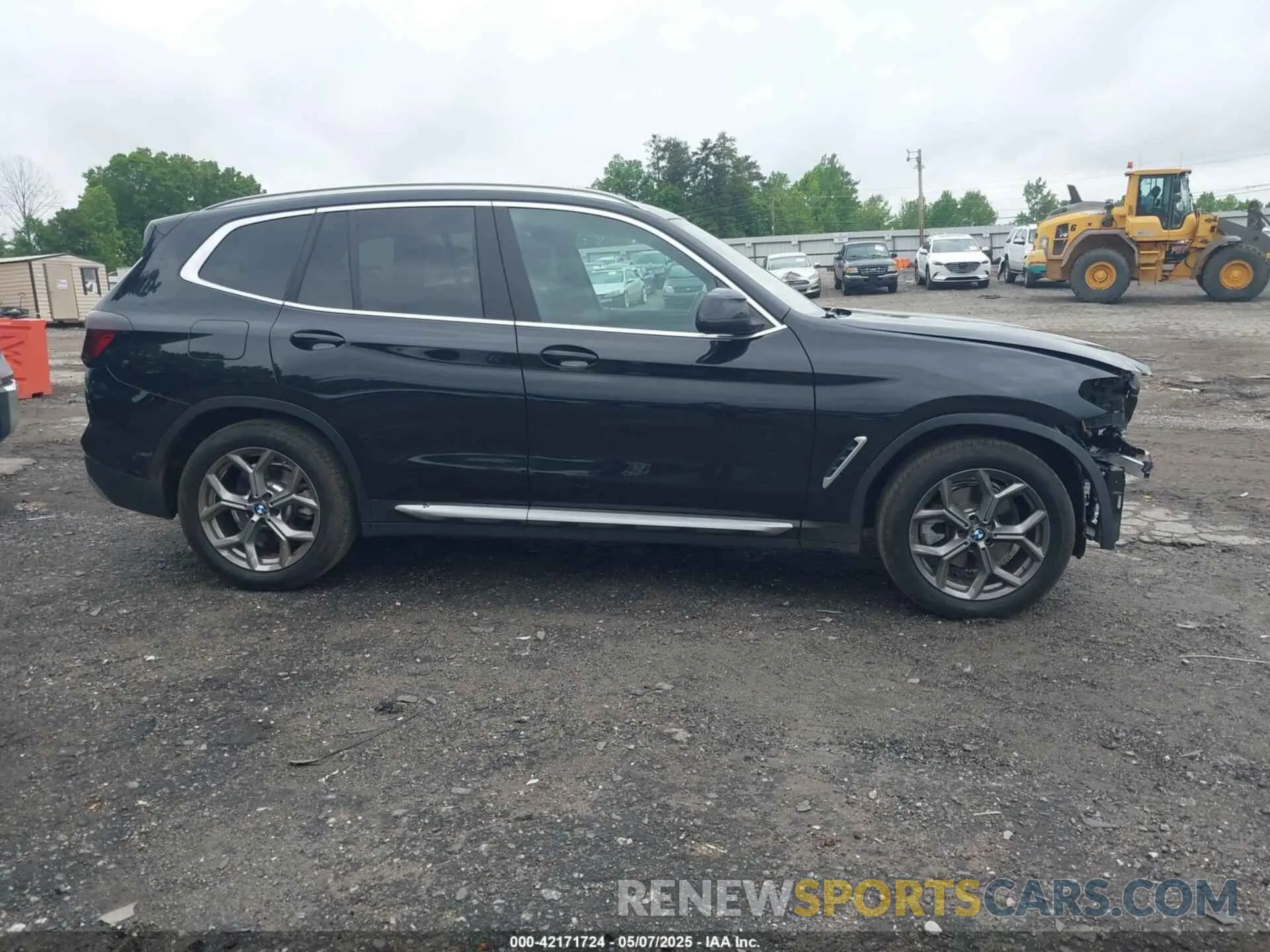 13 Photograph of a damaged car 5UX43DP04P9S20204 BMW X3 2023