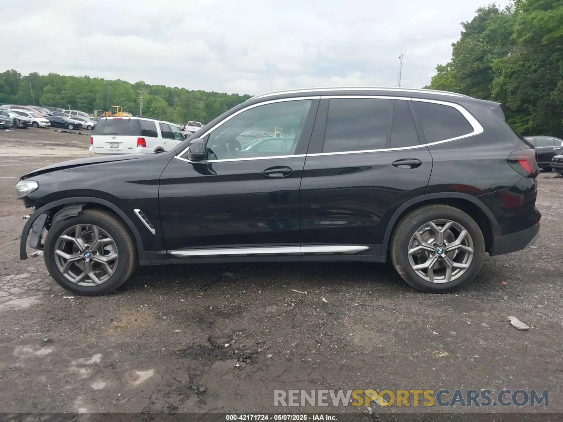 14 Photograph of a damaged car 5UX43DP04P9S20204 BMW X3 2023