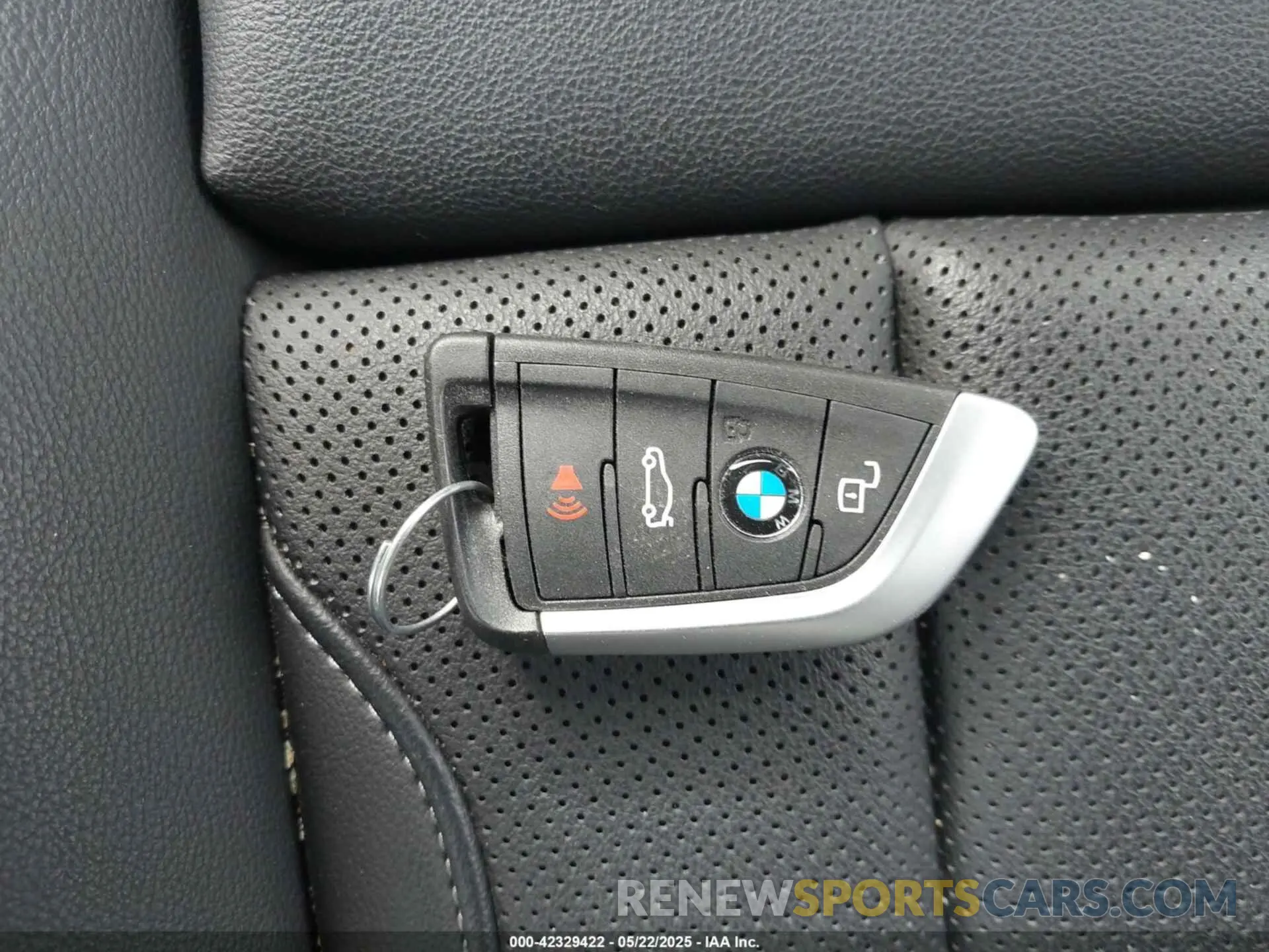 11 Photograph of a damaged car 5UX43DP04P9S68396 BMW X3 2023