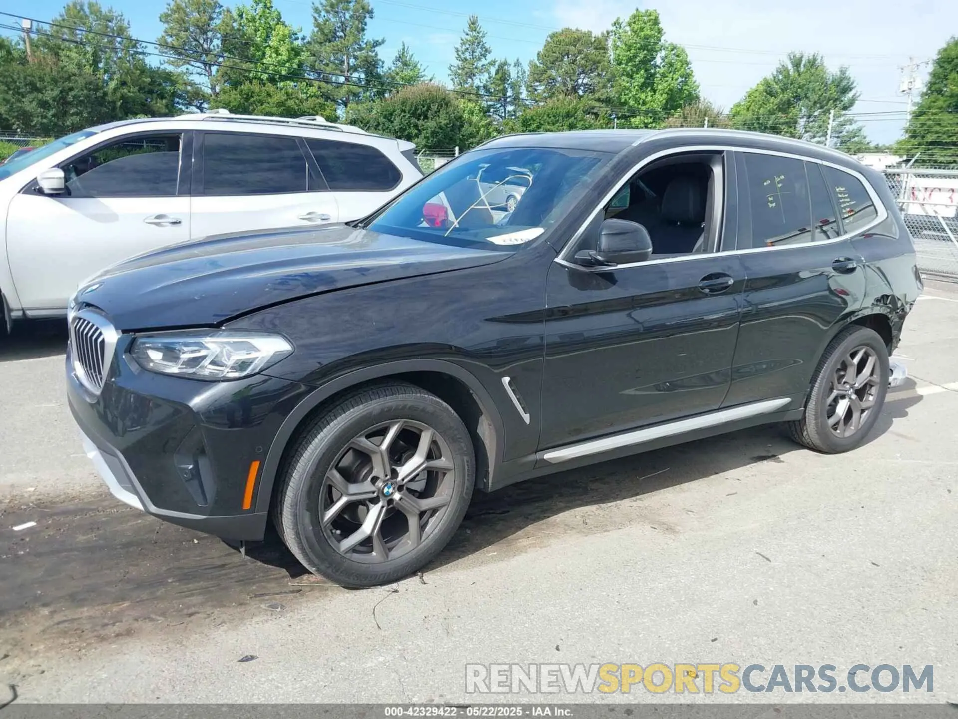 2 Photograph of a damaged car 5UX43DP04P9S68396 BMW X3 2023