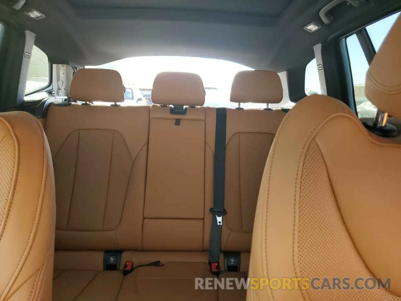 10 Photograph of a damaged car 5UX43DP05P9P32019 BMW X3 2023