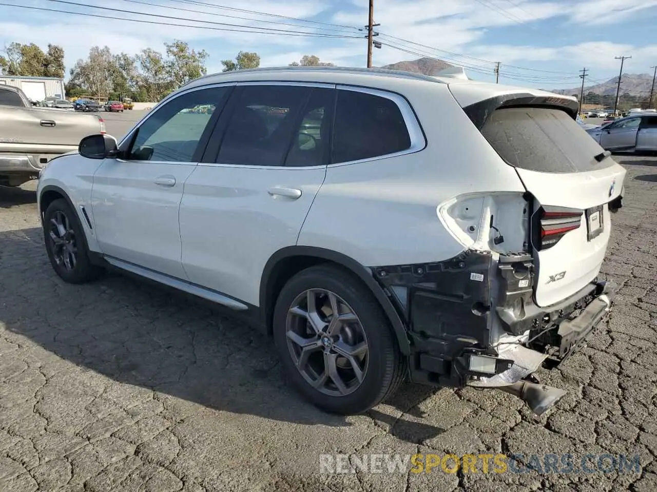 2 Photograph of a damaged car 5UX43DP05P9P32019 BMW X3 2023