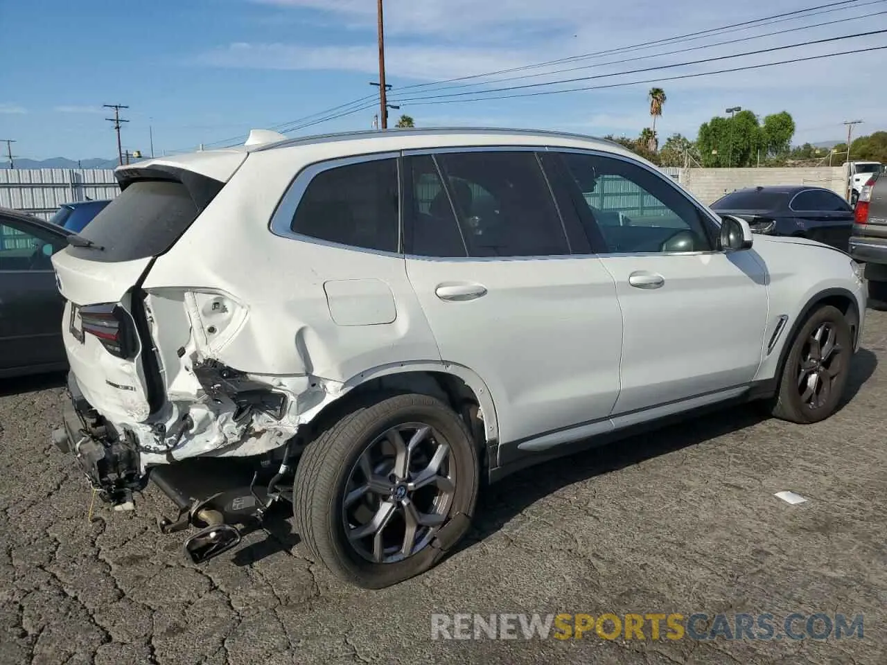 3 Photograph of a damaged car 5UX43DP05P9P32019 BMW X3 2023