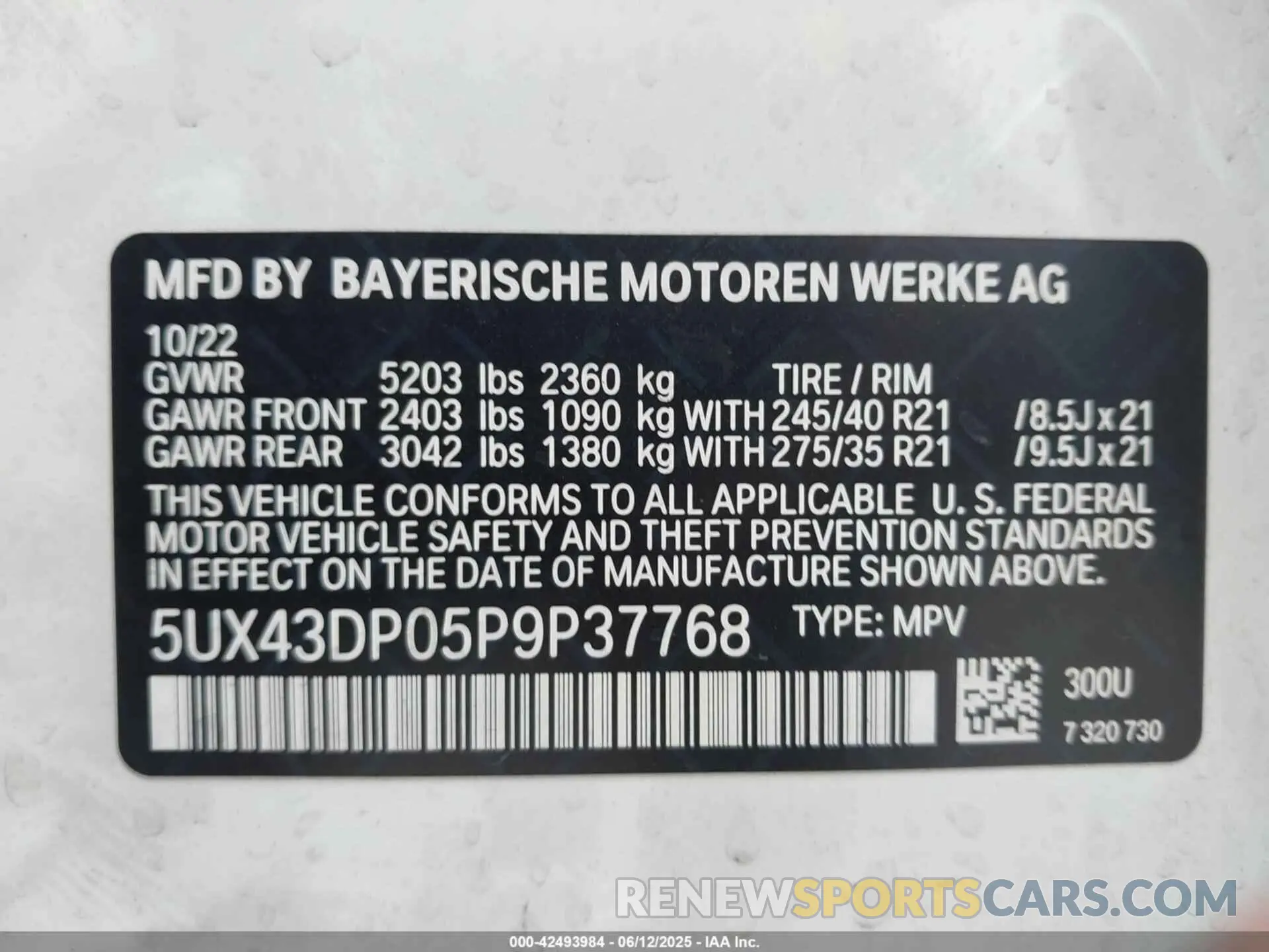 9 Photograph of a damaged car 5UX43DP05P9P37768 BMW X3 2023