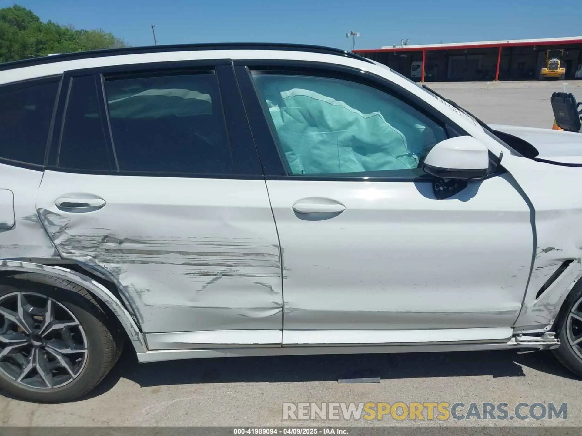13 Photograph of a damaged car 5UX43DP05P9S19868 BMW X3 2023