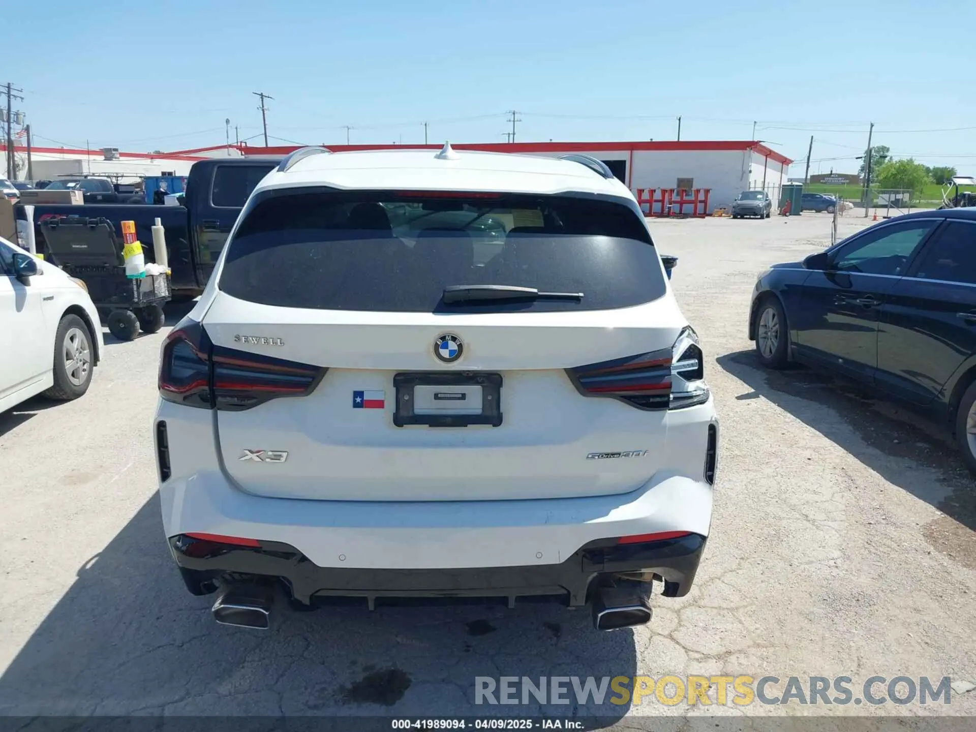 16 Photograph of a damaged car 5UX43DP05P9S19868 BMW X3 2023