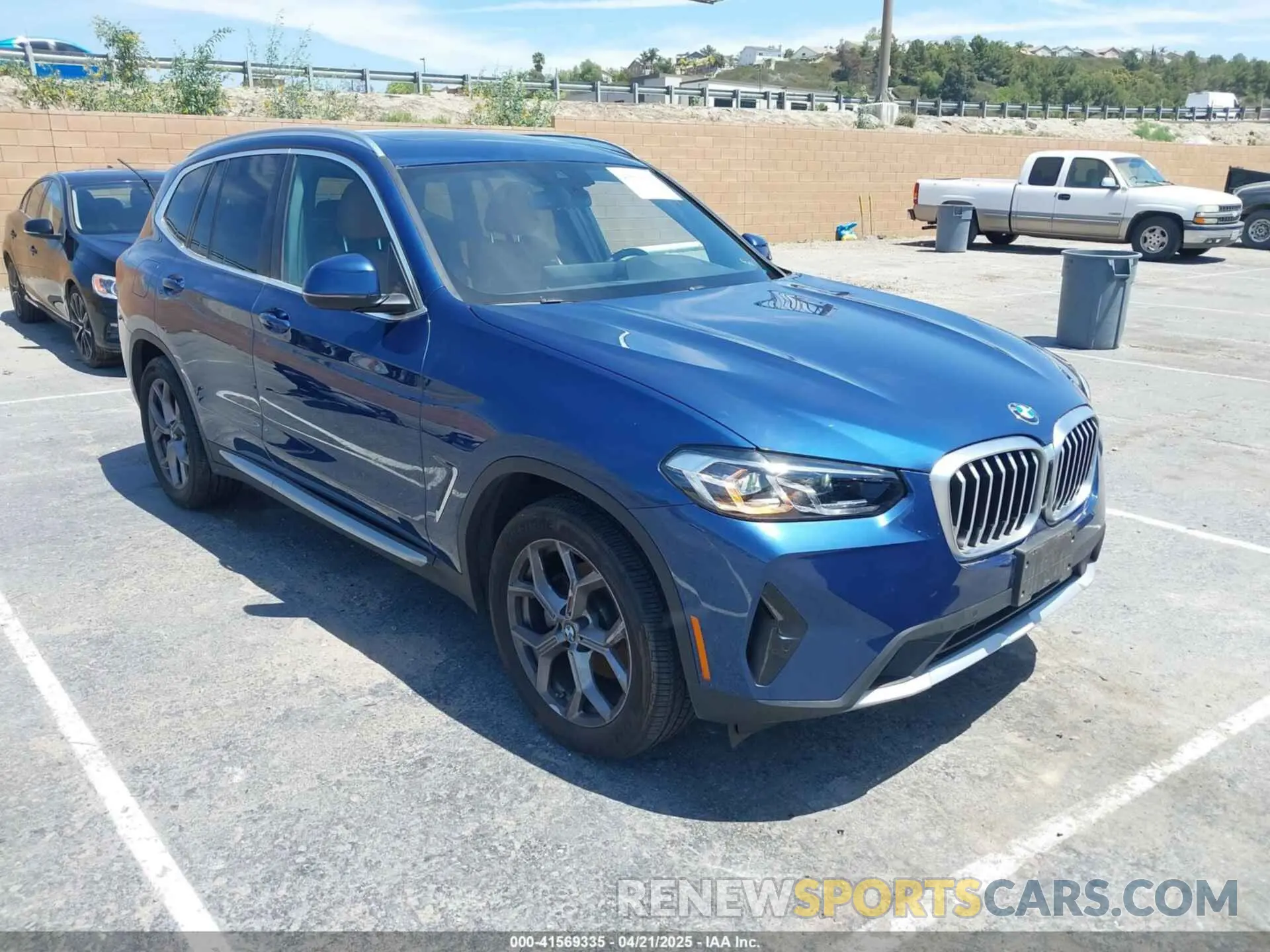 1 Photograph of a damaged car 5UX43DP05P9T36656 BMW X3 2023