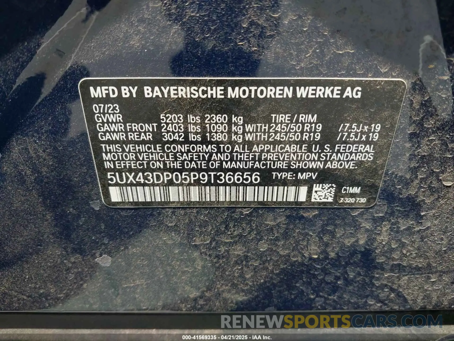 9 Photograph of a damaged car 5UX43DP05P9T36656 BMW X3 2023