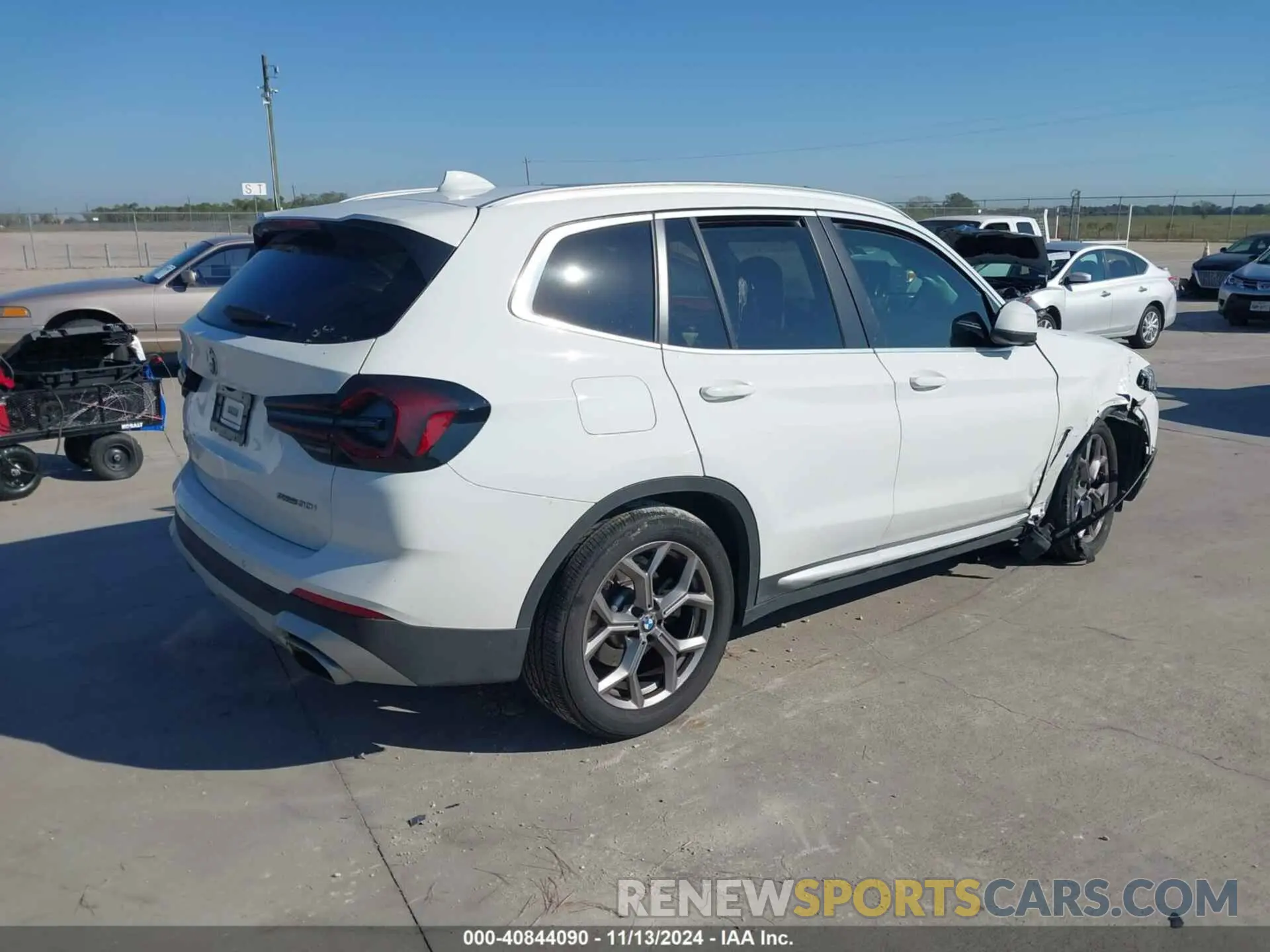 4 Photograph of a damaged car 5UX43DP06P9R03859 BMW X3 2023