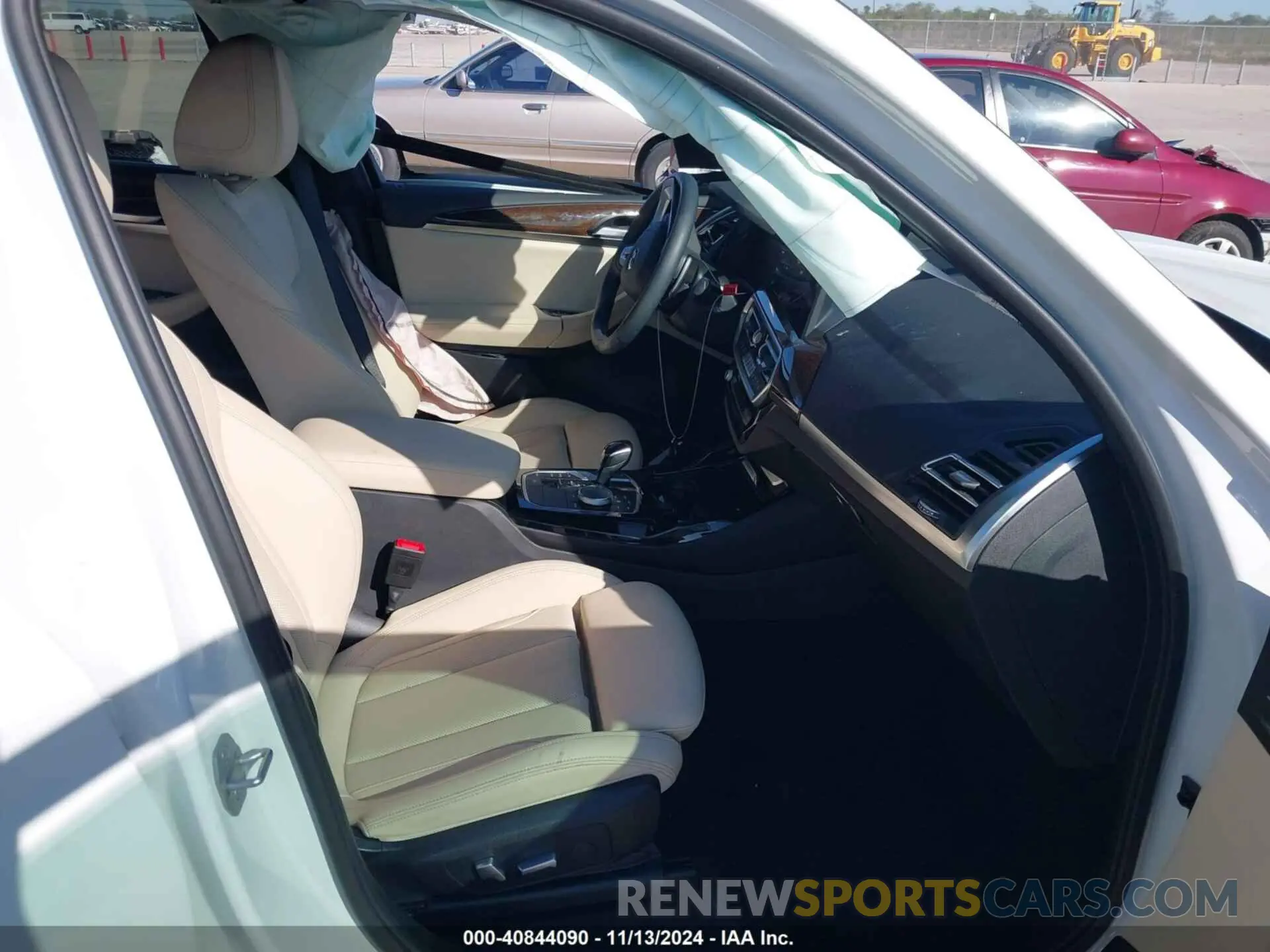 5 Photograph of a damaged car 5UX43DP06P9R03859 BMW X3 2023